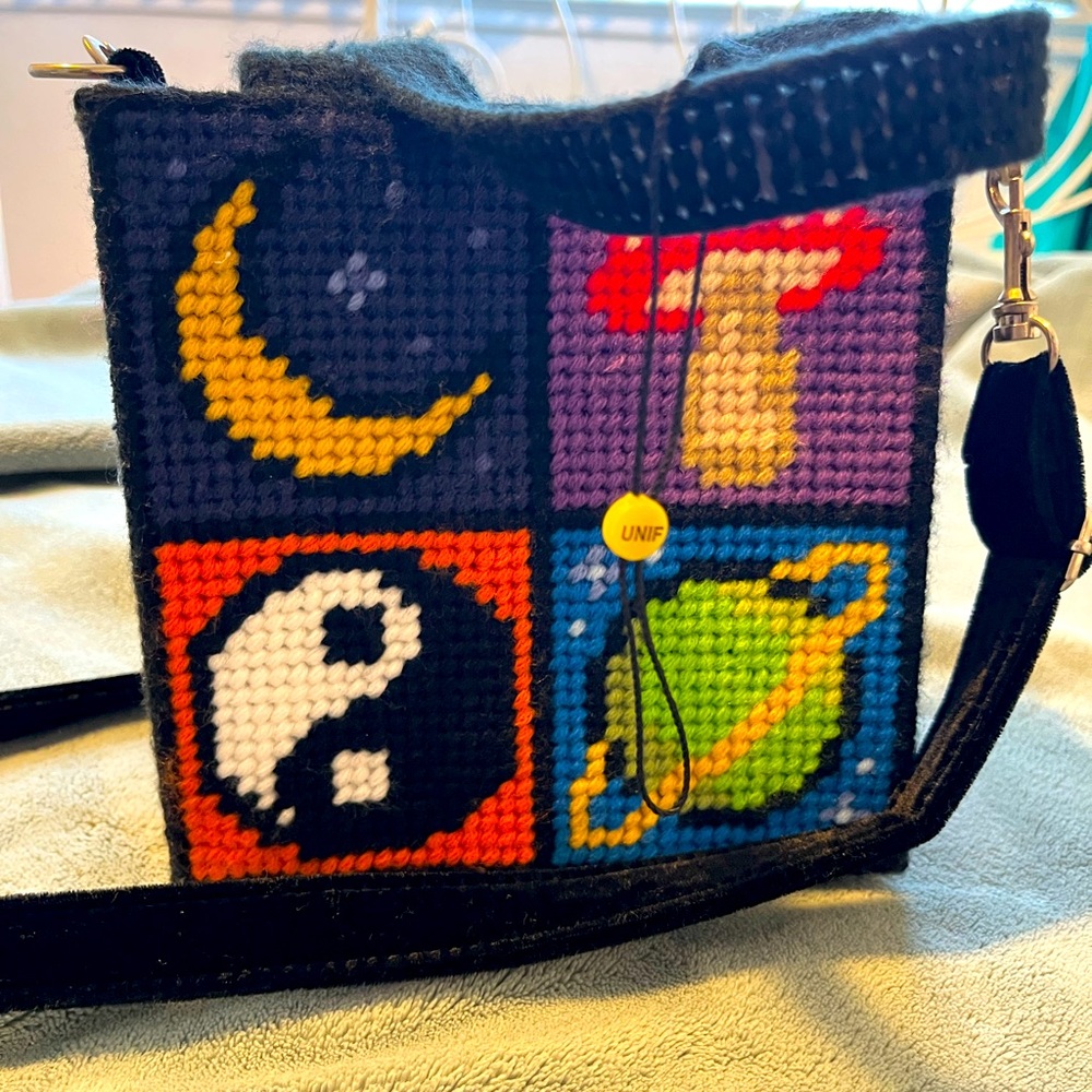 I’m selling my unif purse. Hasn’t been used . Just don’t have tags